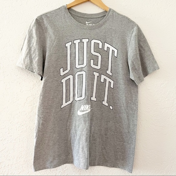Nike JUST DO IT Men’s‎ Medium Graphic Print Short Sleeve Shirt Gray - Picture 1 of 4